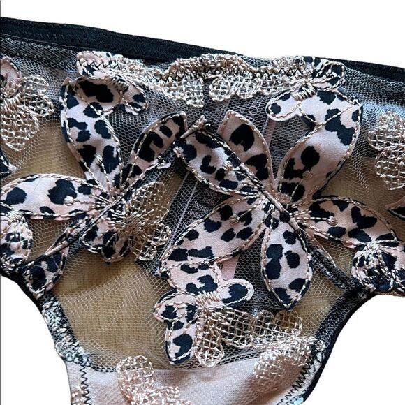 Victoria secret very sexy thong - Picture 7 of 7